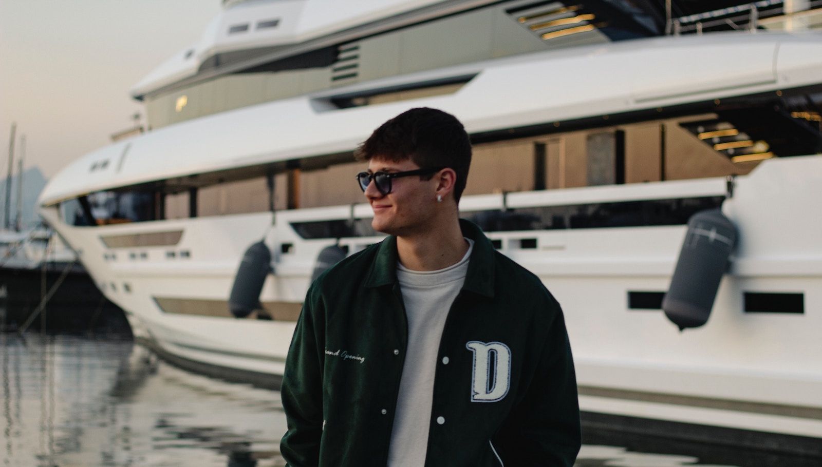 How to find a yacht broker